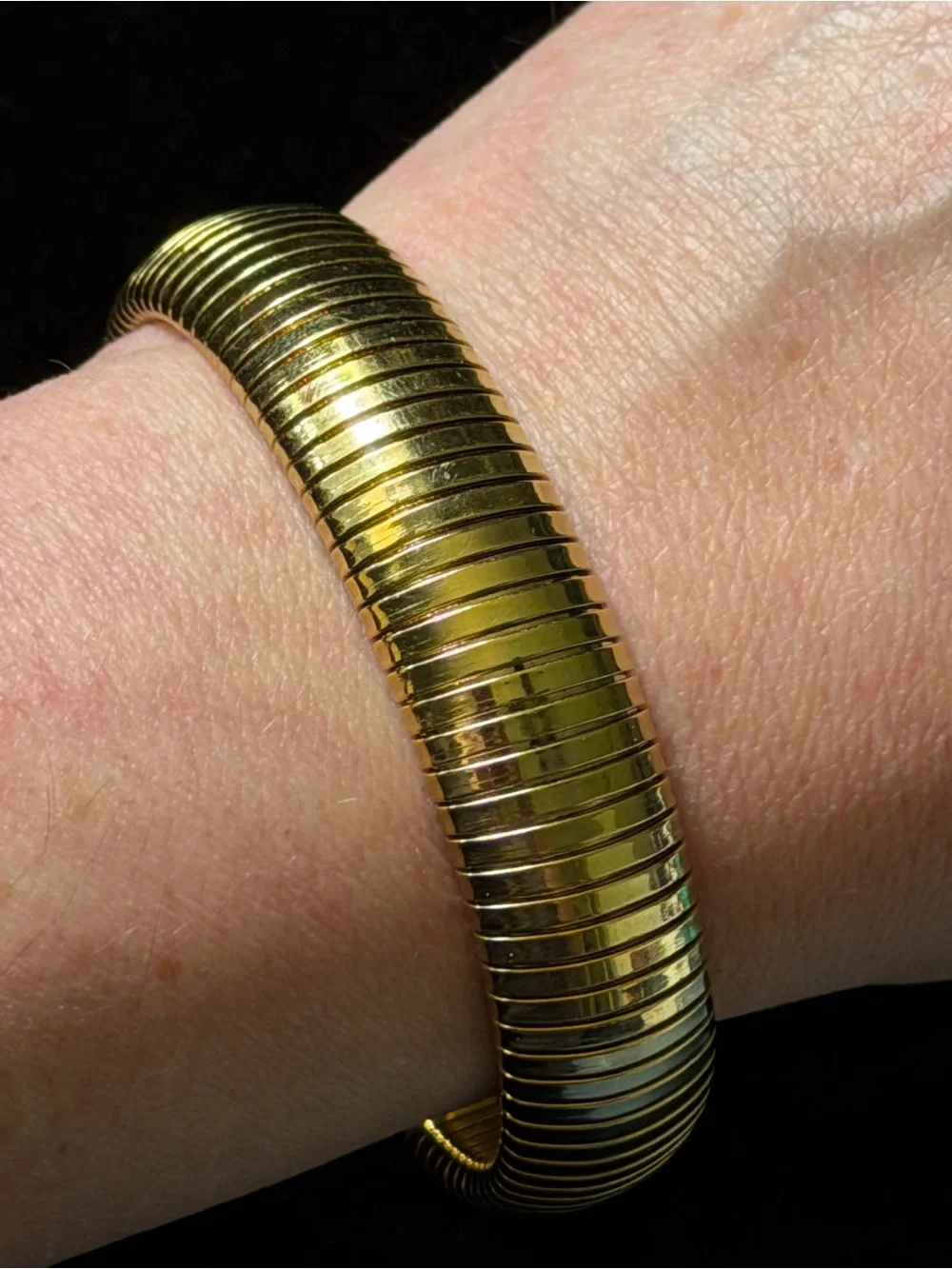 Vintage Avon Gold Tone Omega Style Tubogas Stretch Bracelet Cobra Chain 70s 80s